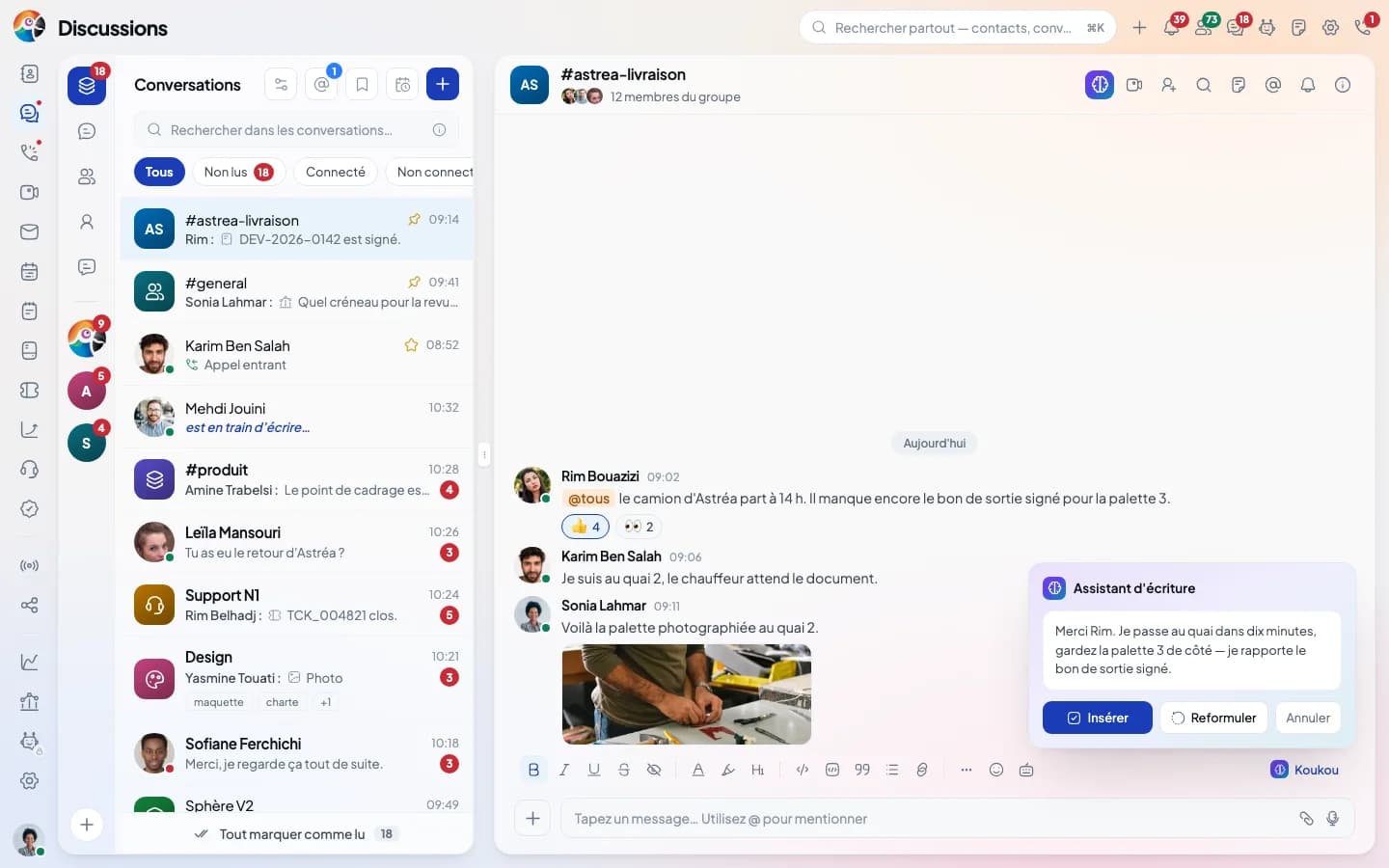 Koukou IA dans la messagerie de Comunik Sphere : l'assistant d'écriture propose une réponse à insérer, reformuler ou annuler
